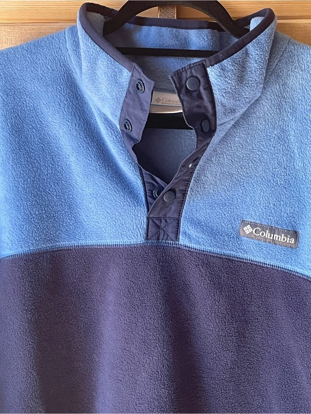 Columbia Two-Tone Light Blue and Navy Snap Pullover Fleece XXL